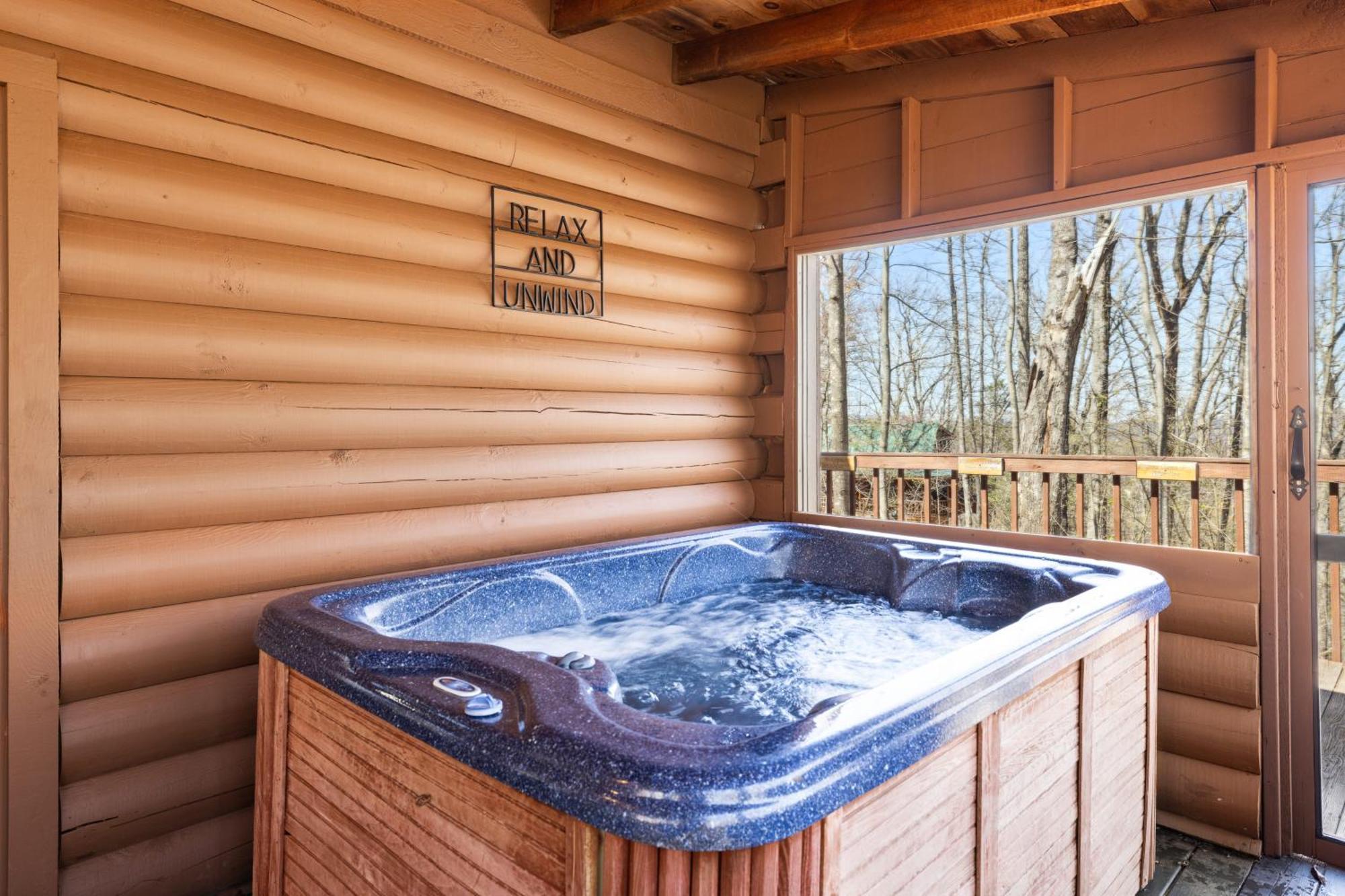 Cozy Family Friendly Cabin With Hot Tub, Near Gatlinburg, Pigeon Forge, Dollywood Sevierville Exterior foto